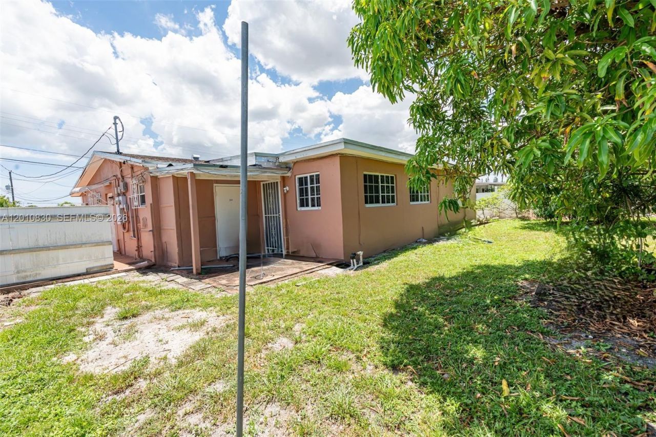 18010 NW 48th Ct, Miami Gardens, FL 33055 Photo