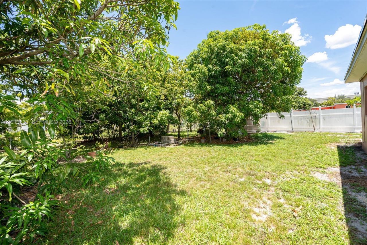 18010 NW 48th Ct, Miami Gardens, FL 33055 Photo