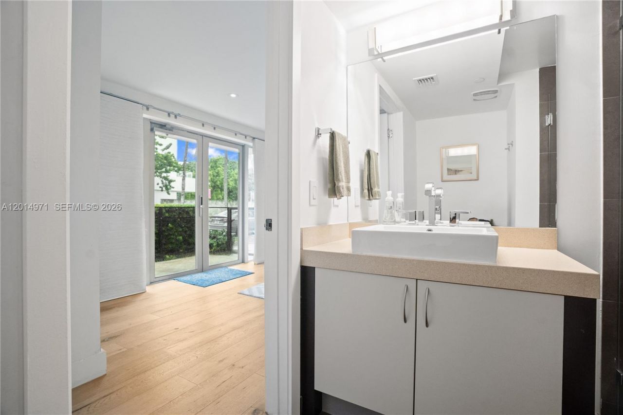 2130 Park Ave , Unit TH10, Miami Beach, FL 33139 Photo