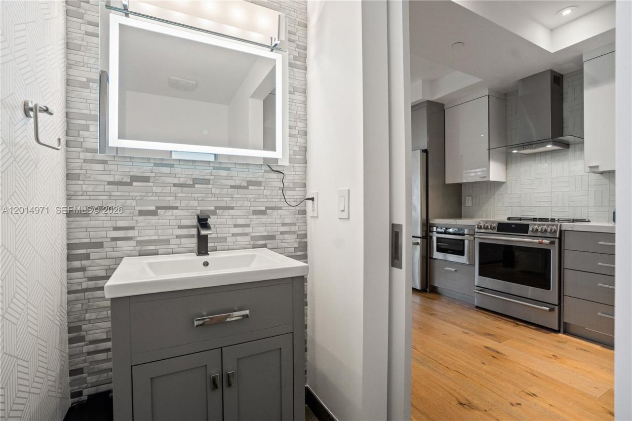 2130 Park Ave , Unit TH10, Miami Beach, FL 33139 Photo