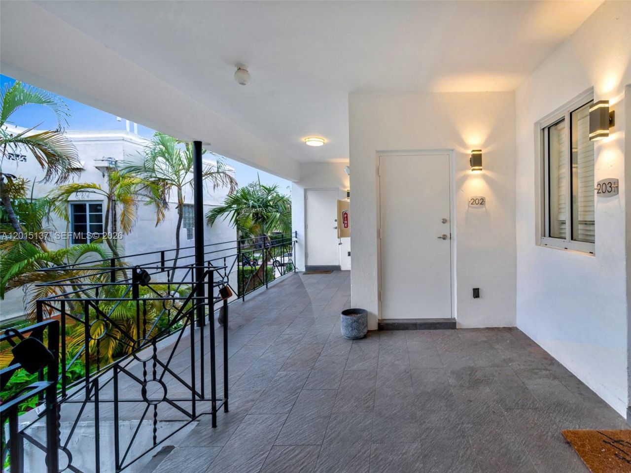 820 15th St , Unit 202, Miami Beach, FL 33139 Photo