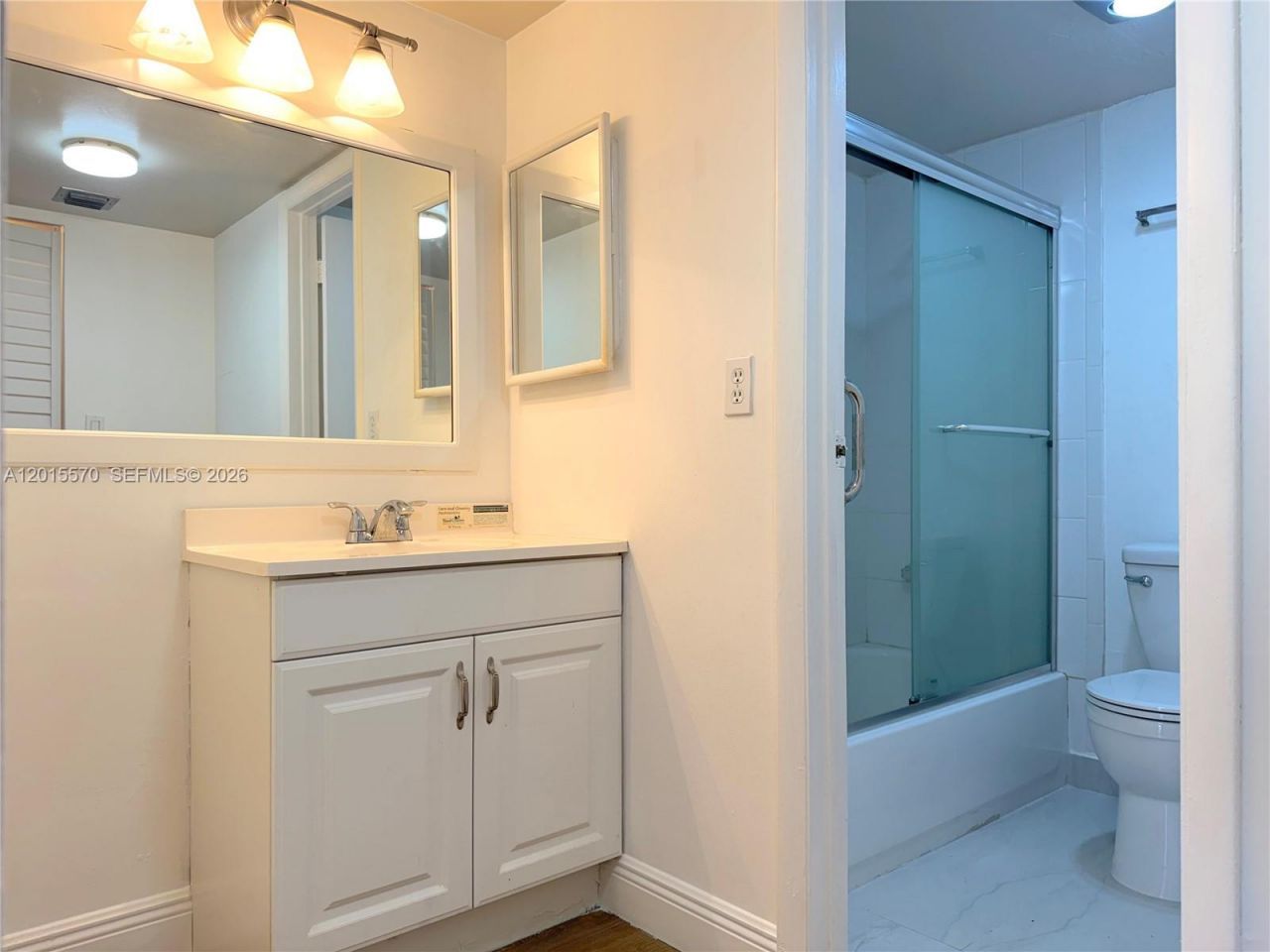 20400 W Country Club Dr, Unit 209, Aventura, FL 33180 Photo