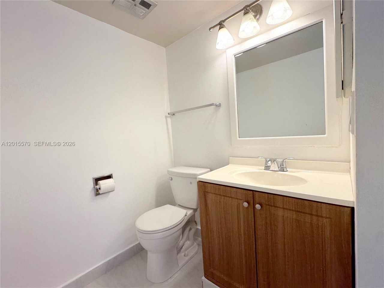 20400 W Country Club Dr, Unit 209, Aventura, FL 33180 Photo