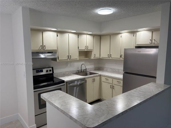 18875 NW 62nd Ave , Unit 105, Hialeah, FL 33015