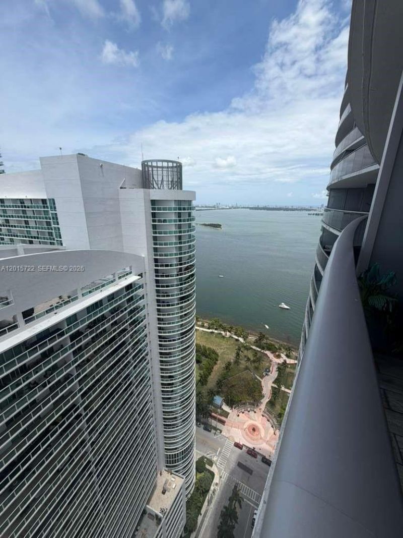 488 NE 18th St , Unit 3905, Miami, FL 33132 Photo
