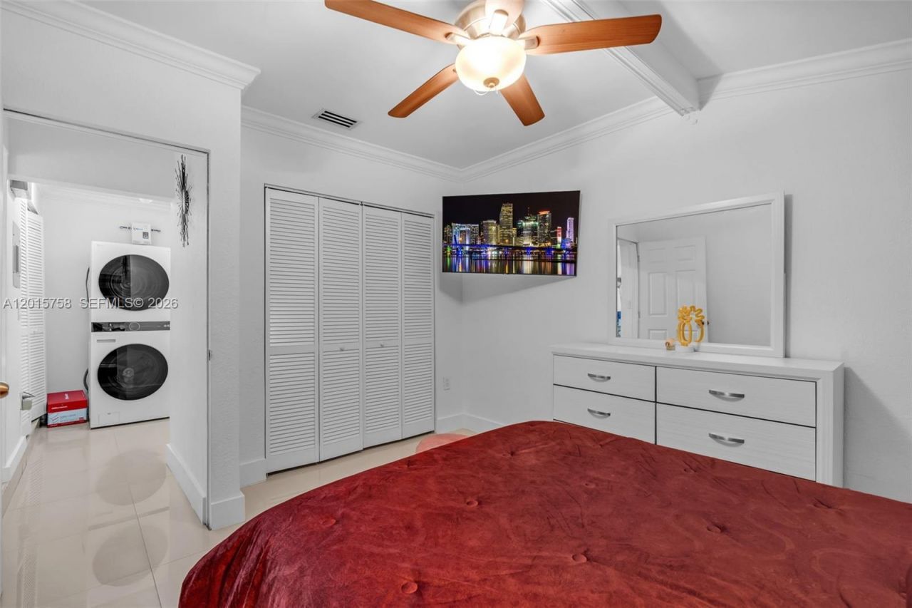 46 NE 164th St , Miami, FL 33162 Photo