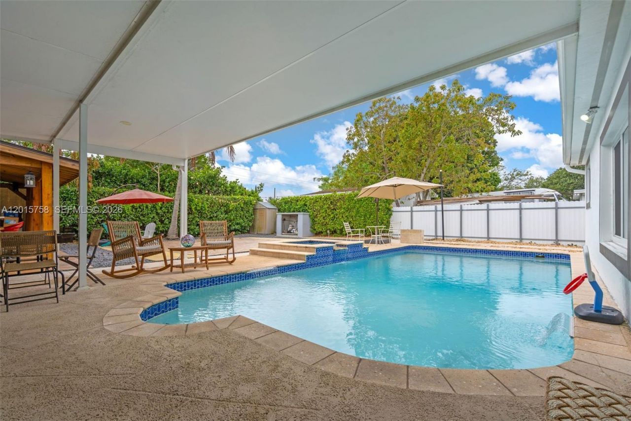 46 NE 164th St , Miami, FL 33162 Photo