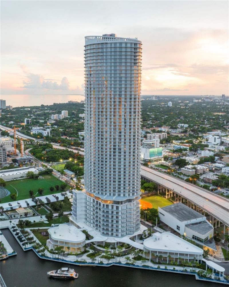 275 SW 6th St , Unit 5303, Miami, FL 33130 Photo