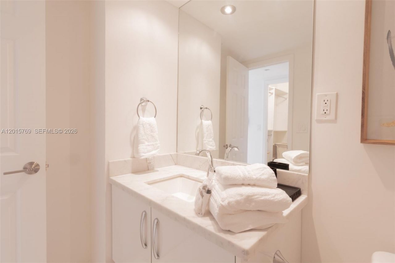 19370 Collins Ave, Unit 902, Sunny Isles Beach, FL 33160 Photo