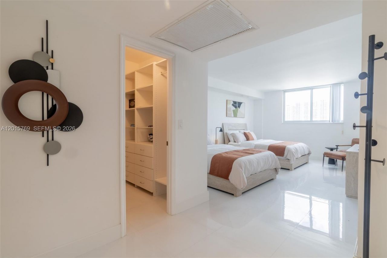 19370 Collins Ave, Unit 902, Sunny Isles Beach, FL 33160 Photo