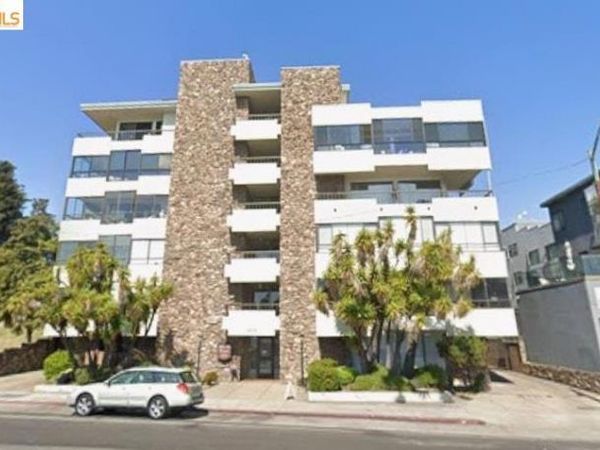 1830 Lakeshore Avenue, Unit 207, Oakland, CA 94606