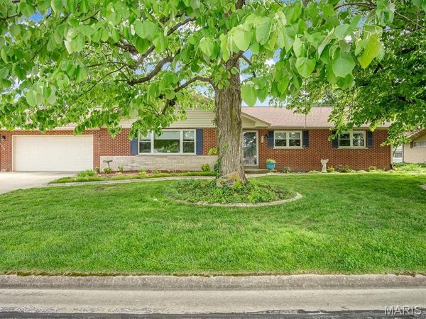 270 Charles Street , Red Bud, IL 62278
