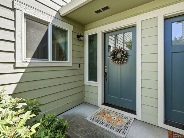 62 N Mountain Avenue, Ashland, OR 97520