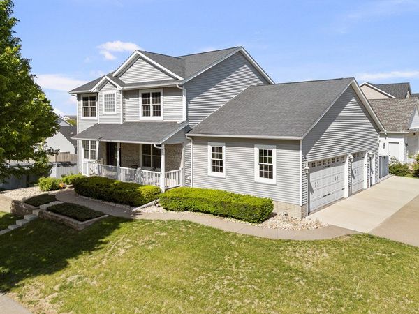 6911 Madison Street, Davenport, IA 52806