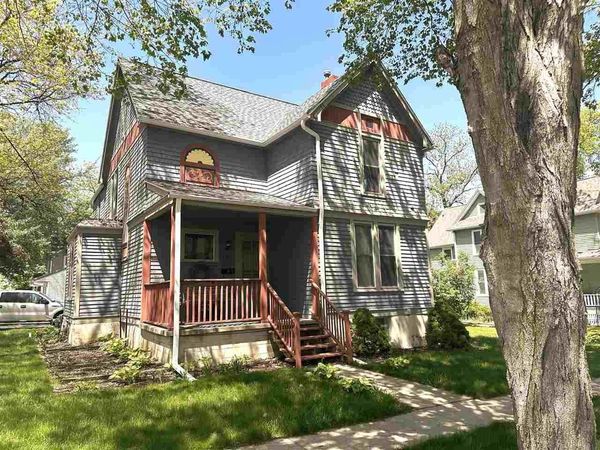 201 7th Avenue NW, Mt Vernon, IA 52314