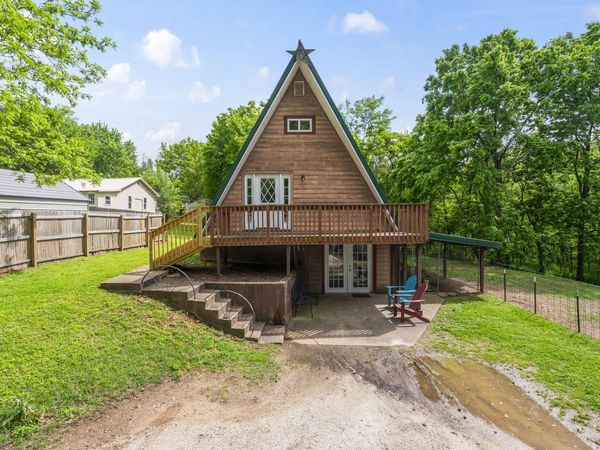 300 W Jackson Street , Stockton, MO 65785