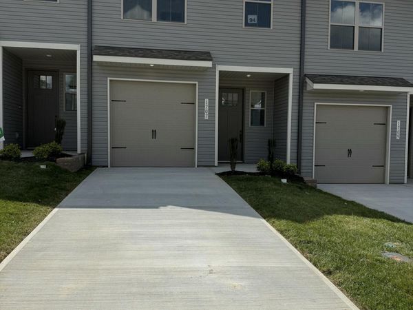 1707 Bennett Village Drive, Maryville, TN 37804