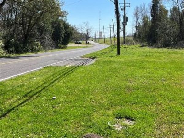 137 ALINE PLANTATION Drive, LaPlace, LA 70068