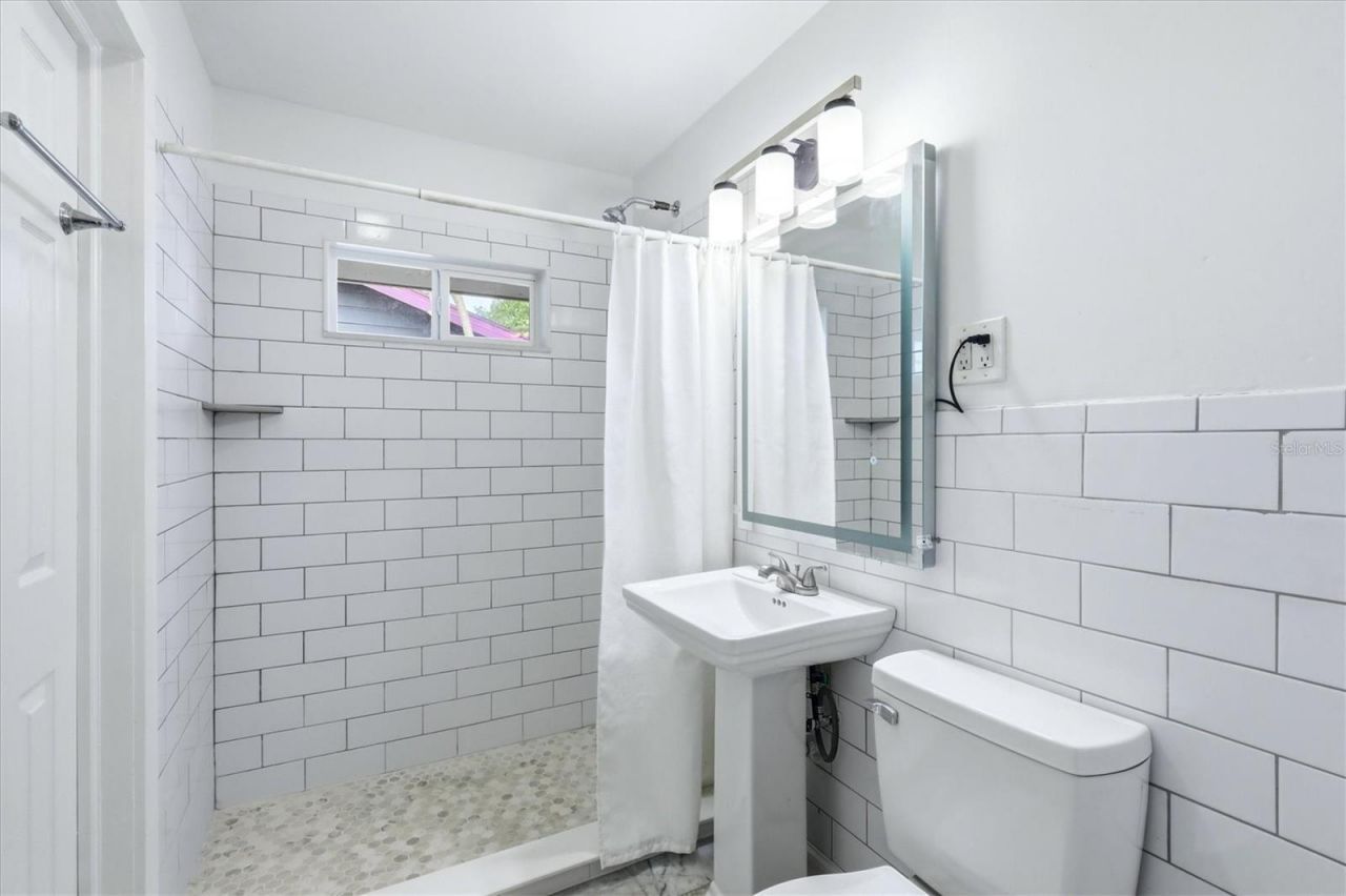 902 37th Street W, Bradenton, FL 34205 Photo