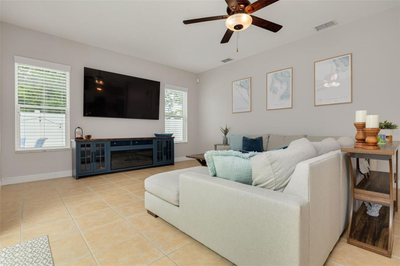 8253 Wild Oaks Circle , Largo, FL 33773 Photo