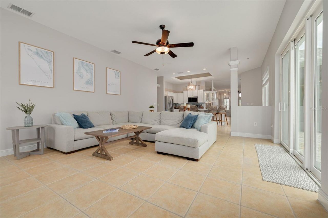 8253 Wild Oaks Circle , Largo, FL 33773 Photo