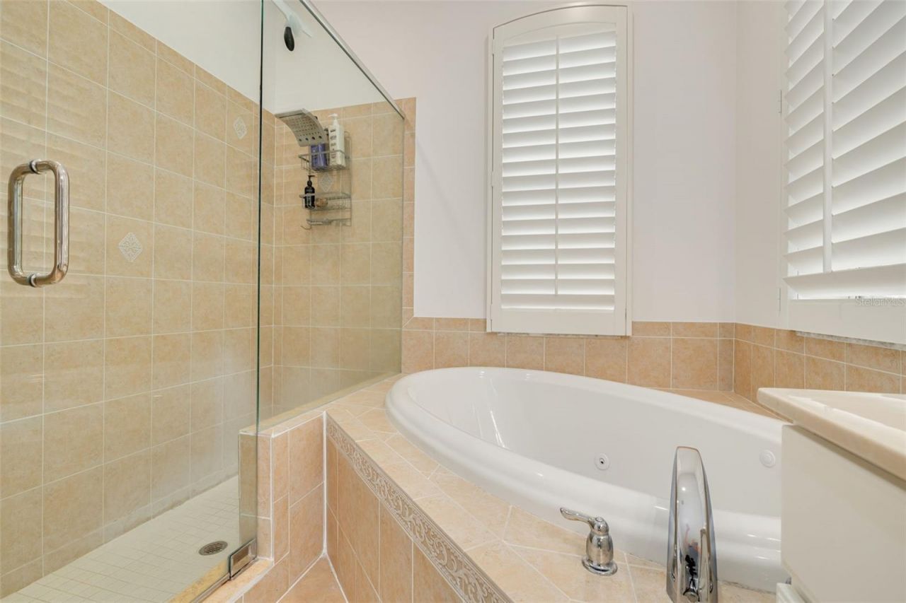 8253 Wild Oaks Circle , Largo, FL 33773 Photo