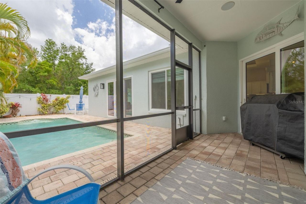 8253 Wild Oaks Circle , Largo, FL 33773 Photo