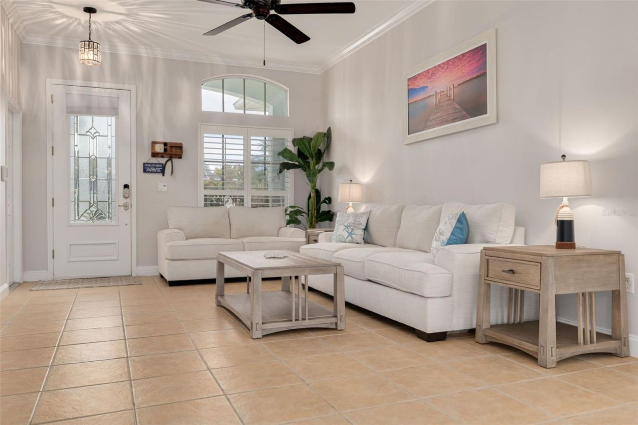 8253 Wild Oaks Circle , Largo, FL 33773 Photo