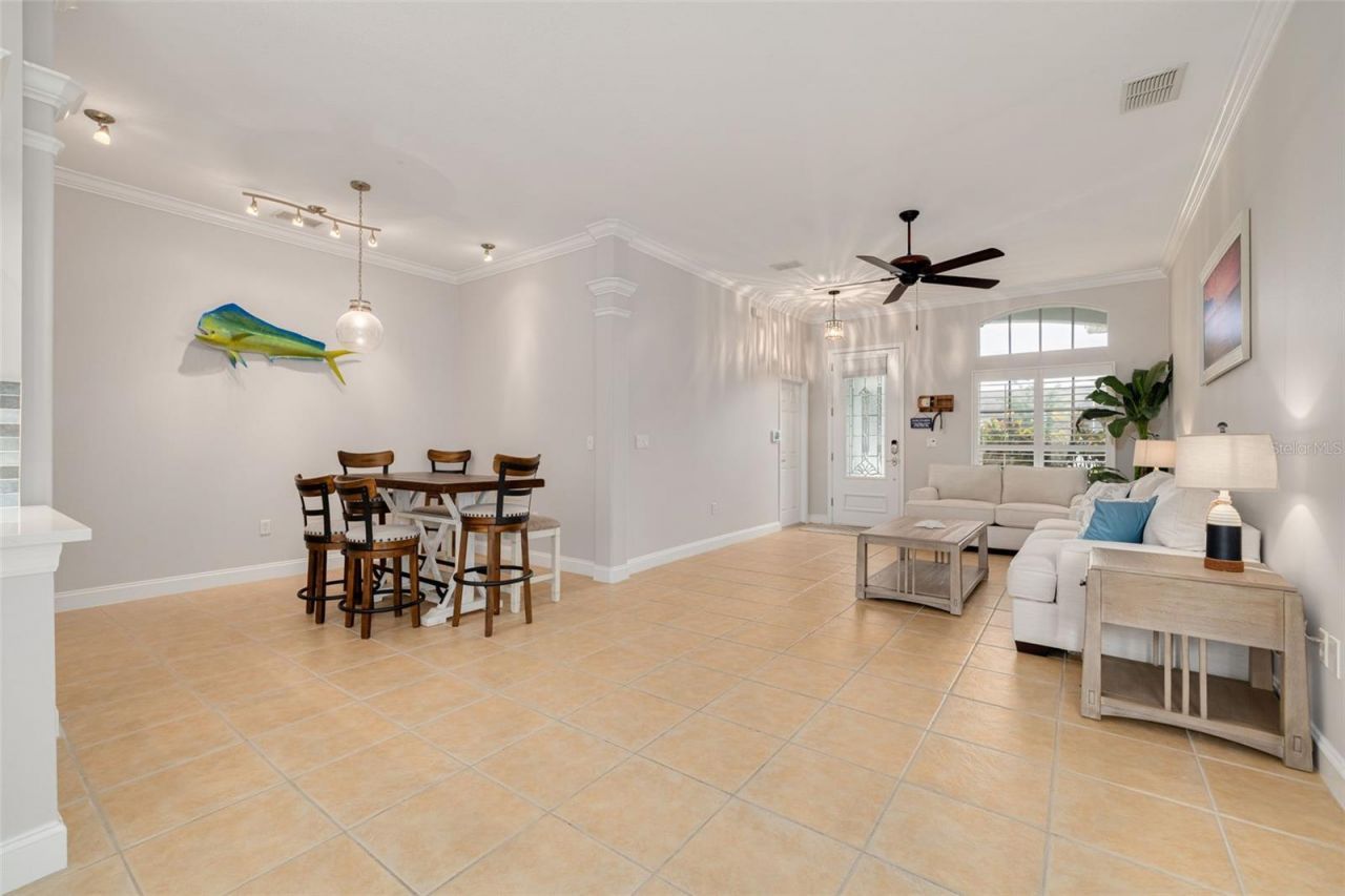 8253 Wild Oaks Circle , Largo, FL 33773 Photo