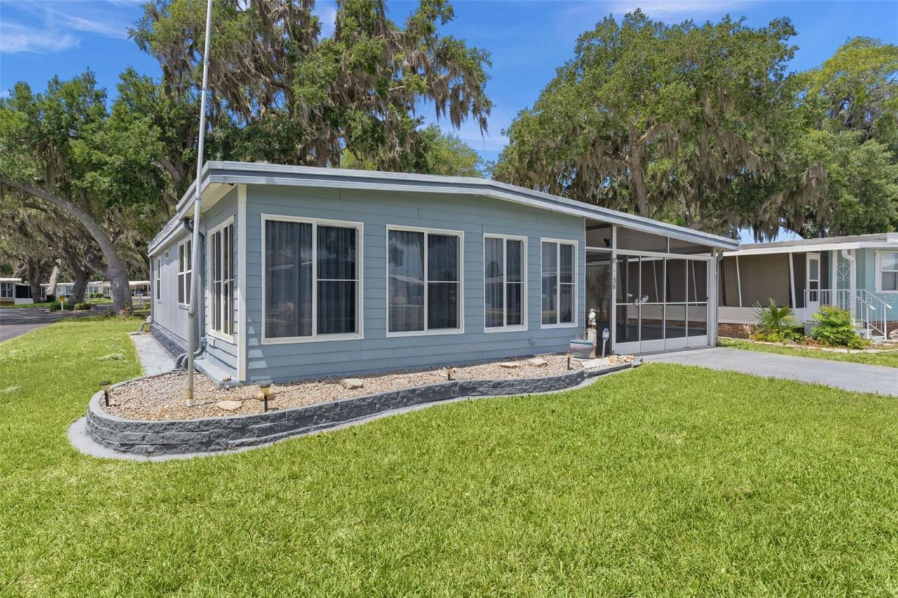 30 Riverview Drive , Fruitland Park, FL 34731