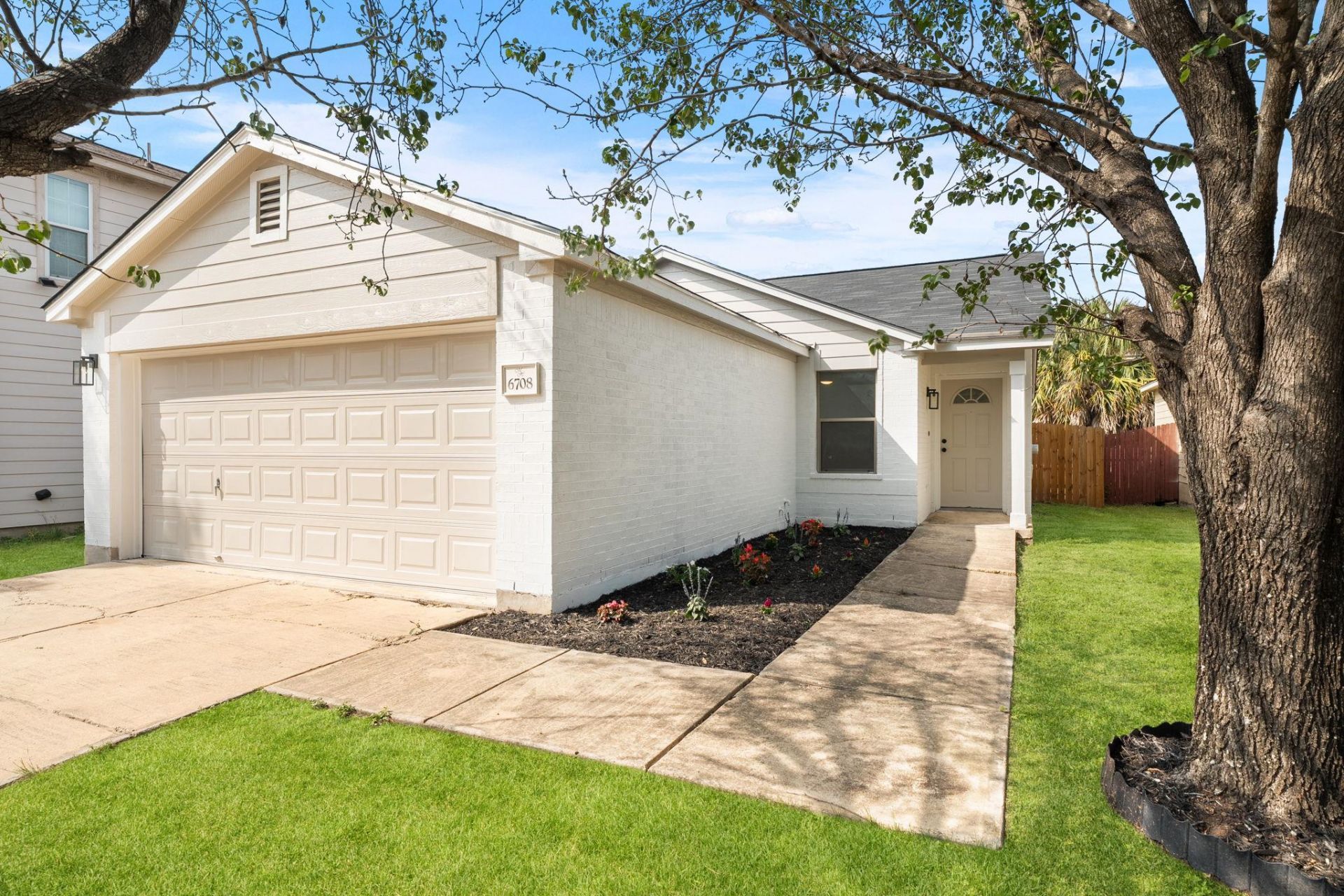 6708 Quinton Dr, Austin, TX 78747 Main Photo