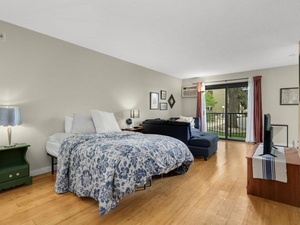 4101 Parklawn Avenue, Unit 103, Edina, MN 55435