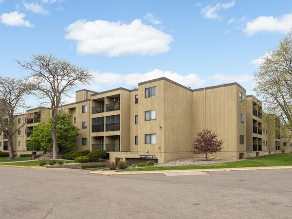 4101 Parklawn Avenue , Unit 103, Edina, MN 55435