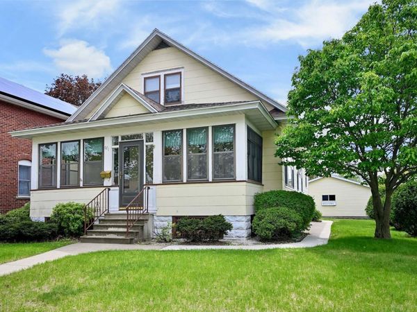 671 E King Street , Winona, MN 55987
