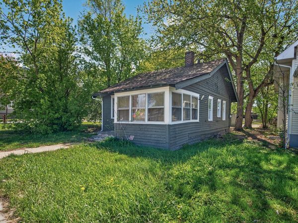 2305 Golden Valley Road, Minneapolis, MN 55411