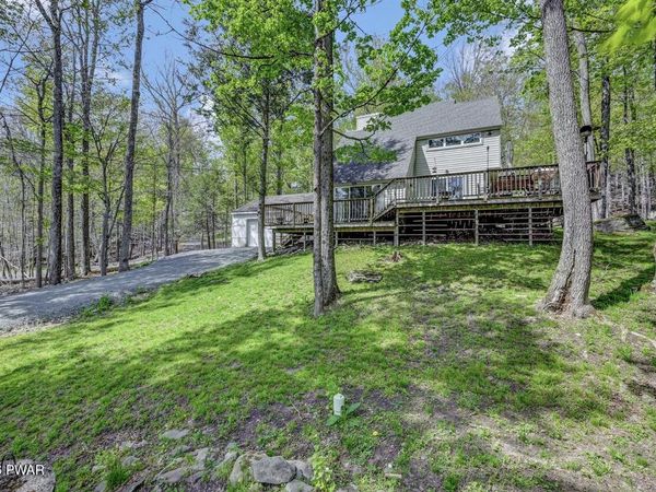 103 Orchard Lane , Greentown, PA 18426
