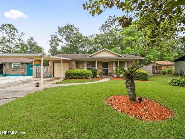 8307 GULLEGE Drive, Jacksonville, FL 32219