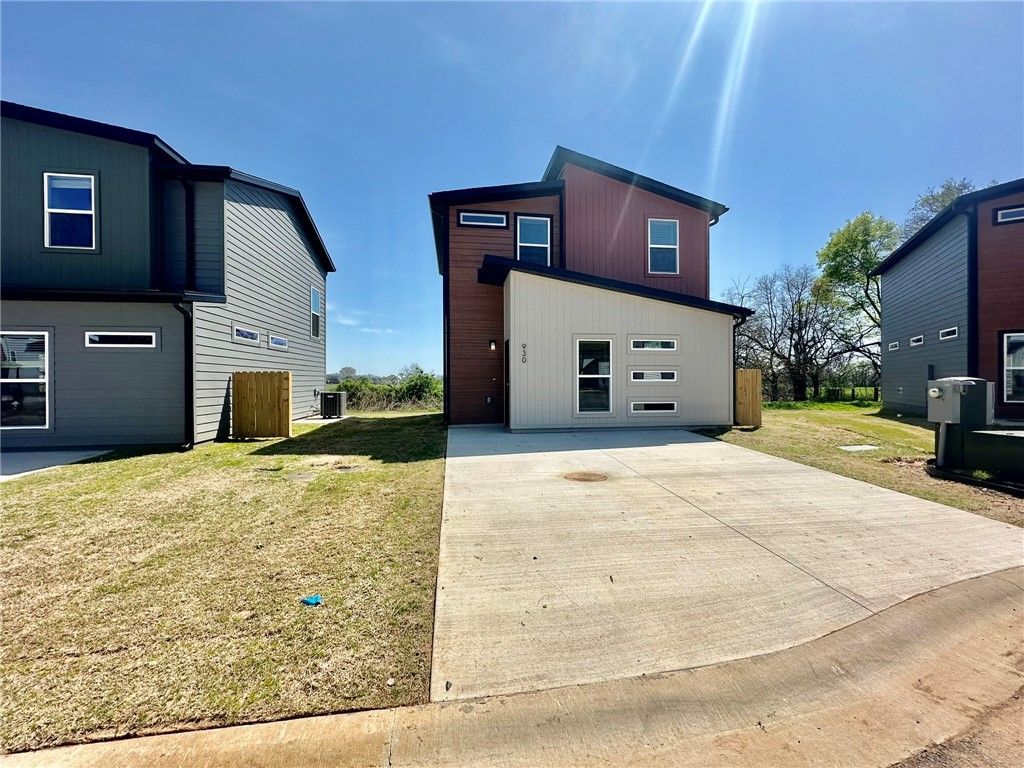 930 Maryland Avenue, Bentonville, AR 72713 Main Photo