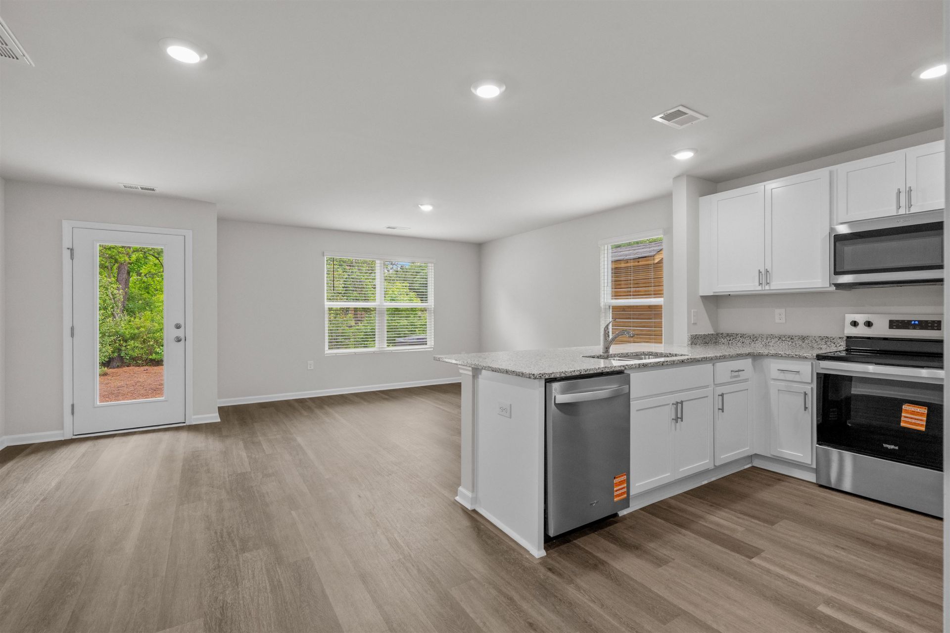 571 Gemstone Blvd  Photo 11