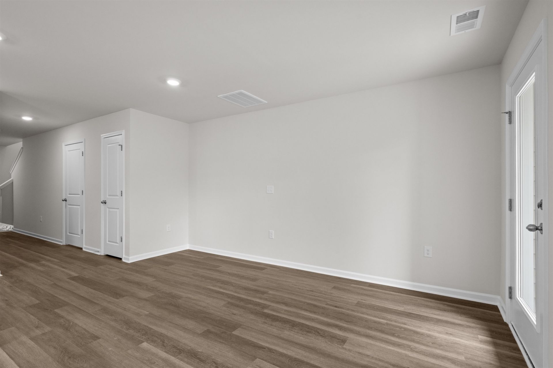 571 Gemstone Blvd  Photo 12