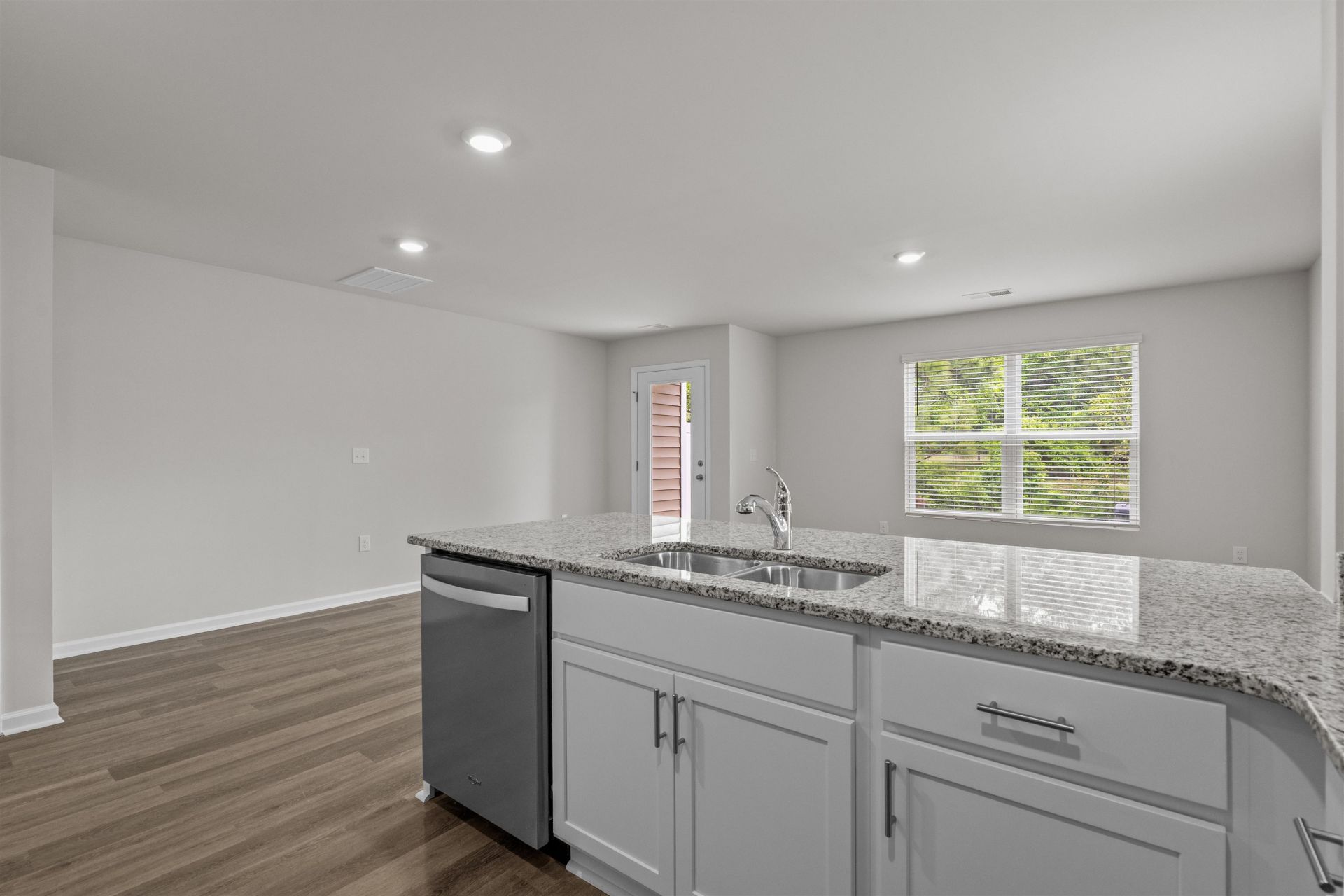 571 Gemstone Blvd  Photo 17