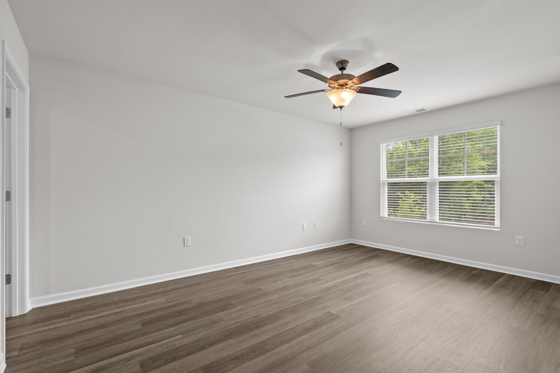 571 Gemstone Blvd  Photo 18