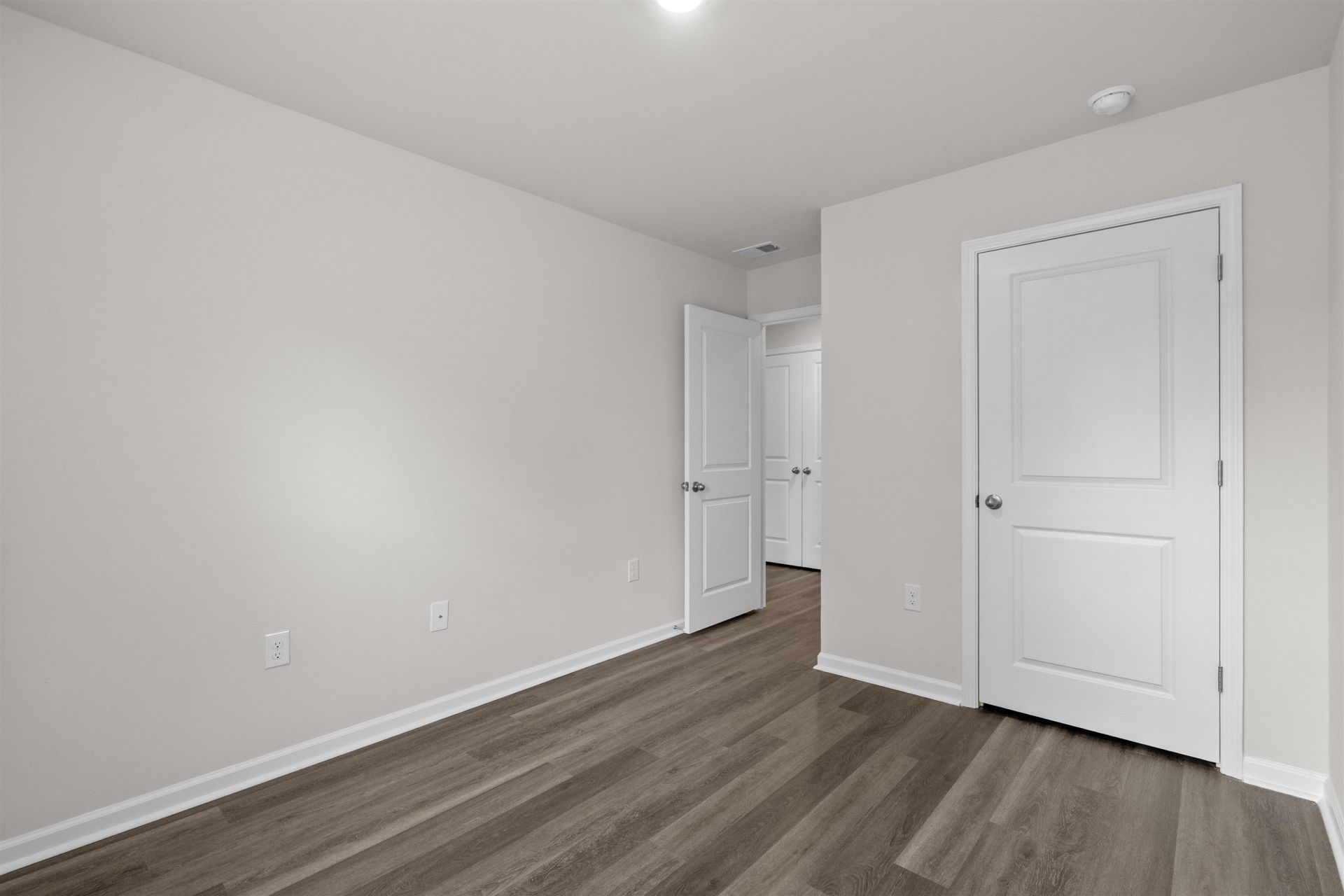 571 Gemstone Blvd  Photo 23
