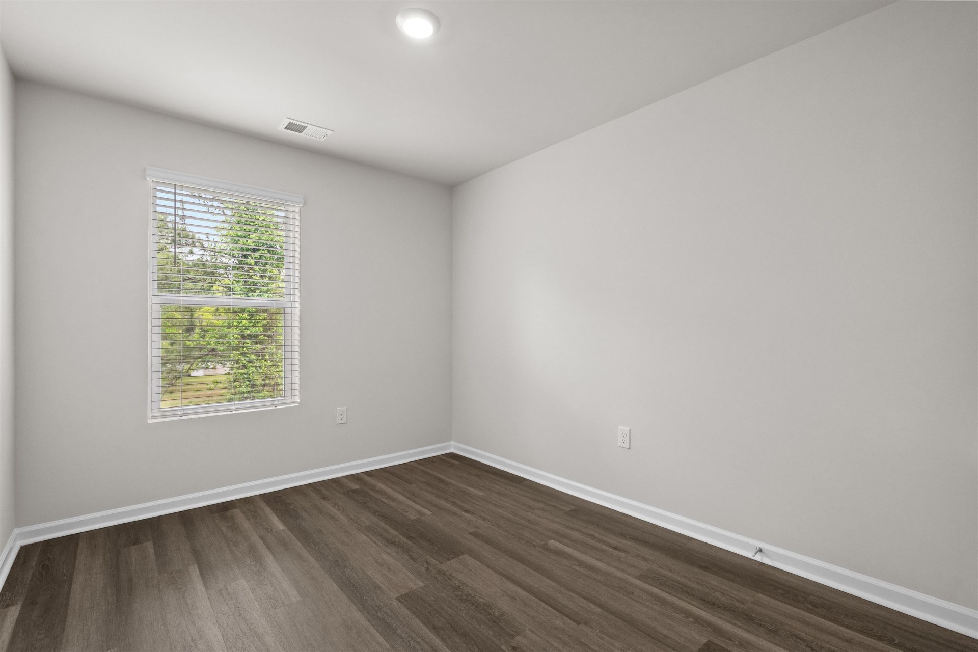 571 Gemstone Blvd  Photo 24