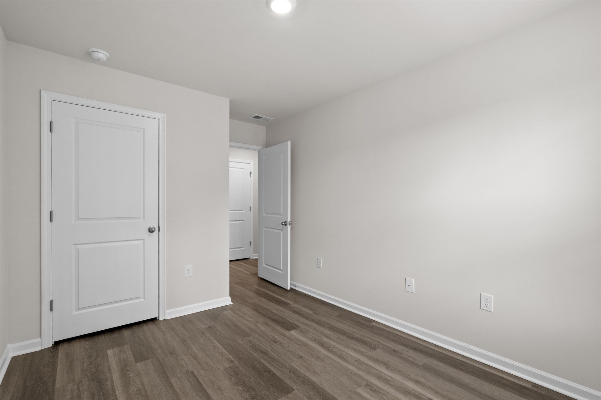 571 Gemstone Blvd  Photo 25