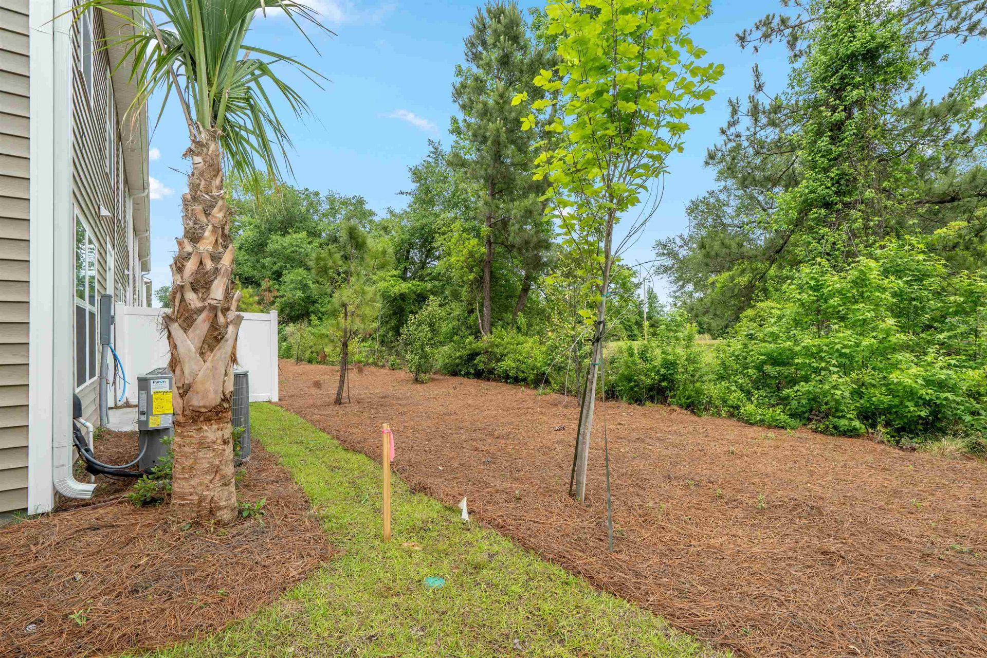 571 Gemstone Blvd  Photo 31