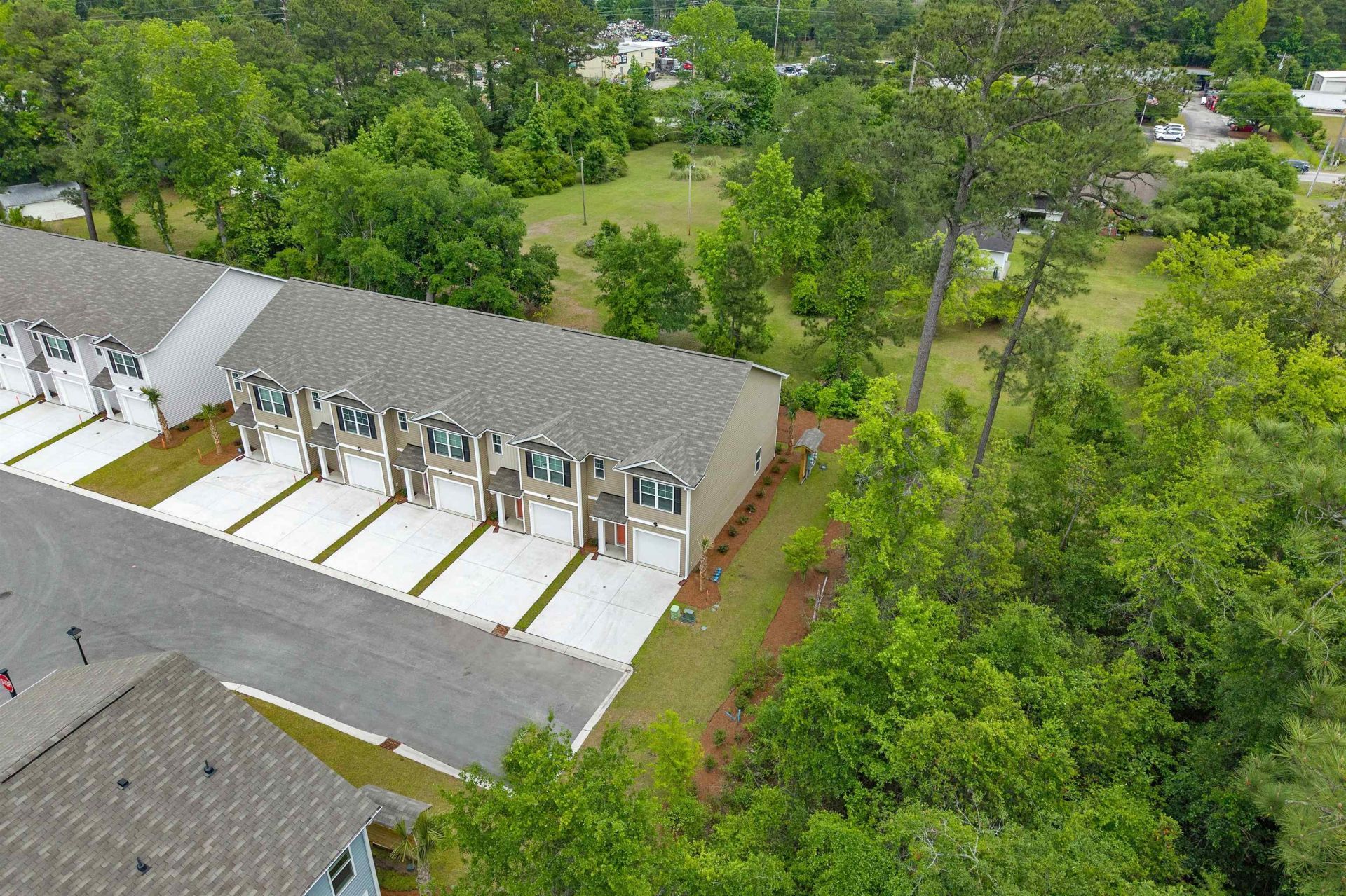 571 Gemstone Blvd  Photo 34