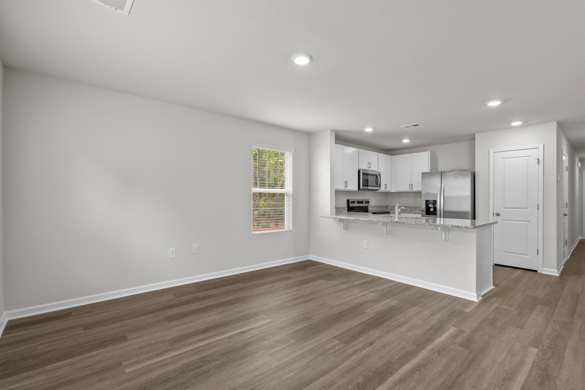 571 Gemstone Blvd  Photo 7