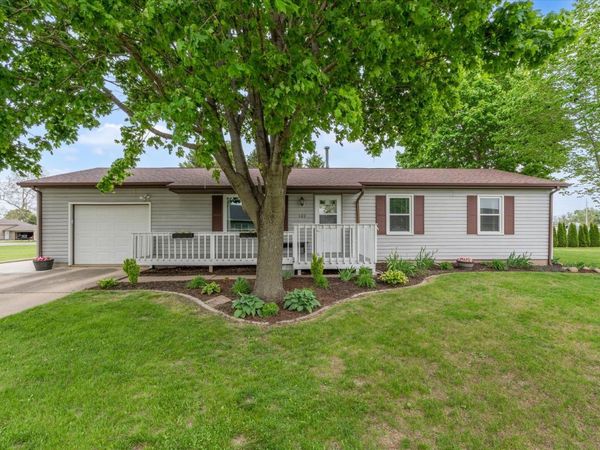 107 4th Street , Calamus, IA 52729