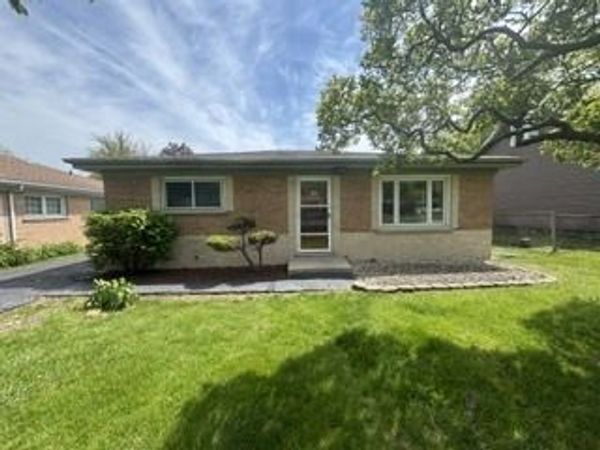 319 Spruce Avenue , Bensenville, IL 60106